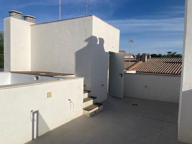 3 soveværelse Rækkehus til salg i Tomares med swimmingpool - € 310.000 (Ref: 9255337)