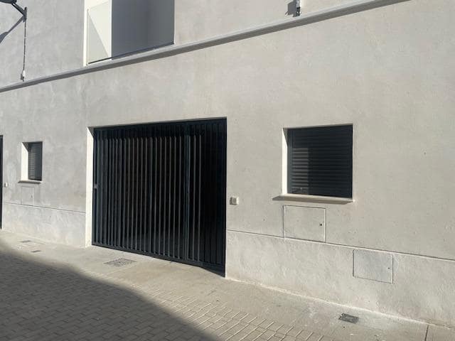 3 soveværelse Rækkehus til salg i Tomares med swimmingpool - € 310.000 (Ref: 9255337)