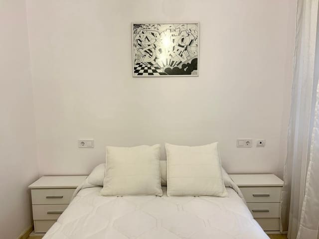 2 soveværelse Lejlighed til leje i Sevilla by - € 1.000 (Ref: 9262664)