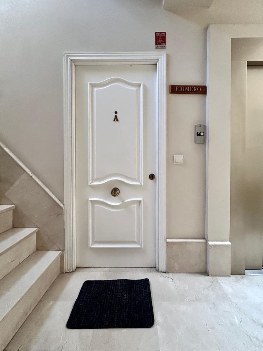 2 soveværelse Lejlighed til leje i Sevilla by - € 1.000 (Ref: 9262664)