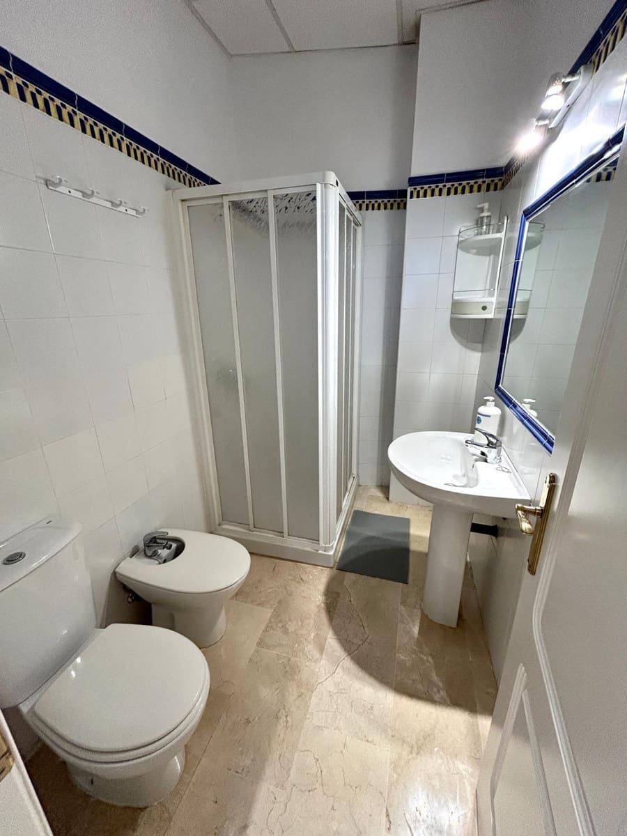 2 soveværelse Lejlighed til leje i Sevilla by - € 1.000 (Ref: 9262664)