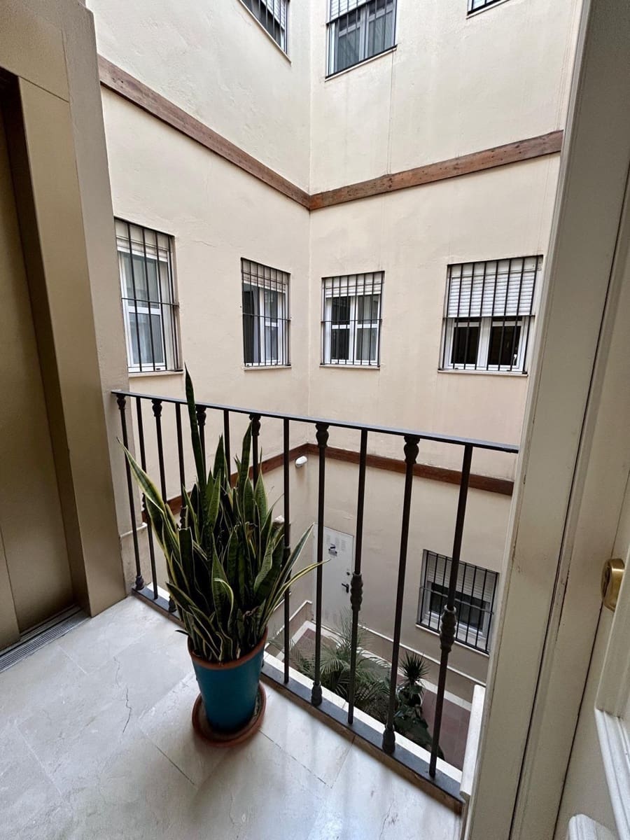 2 soveværelse Lejlighed til leje i Sevilla by - € 1.000 (Ref: 9262664)