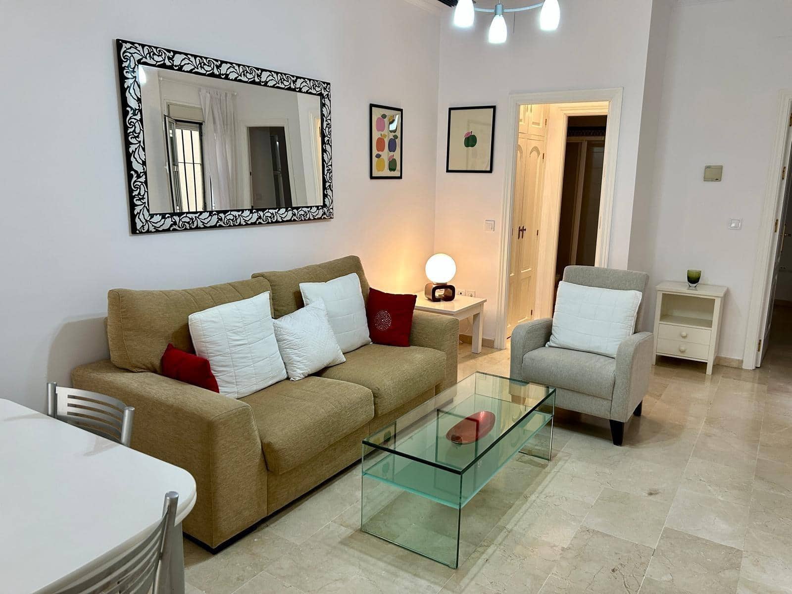 2 soveværelse Lejlighed til leje i Sevilla by - € 1.000 (Ref: 9262664)