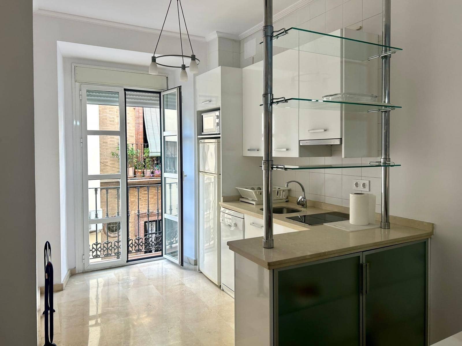 2 soveværelse Lejlighed til leje i Sevilla by - € 1.000 (Ref: 9262664)