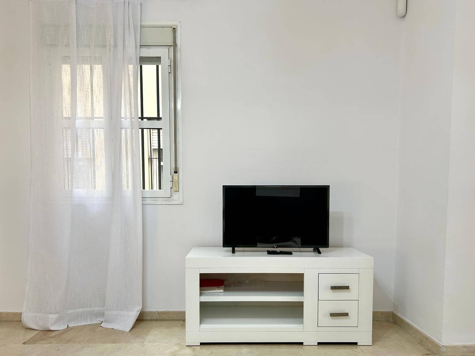 2 soveværelse Lejlighed til leje i Sevilla by - € 1.000 (Ref: 9262664)