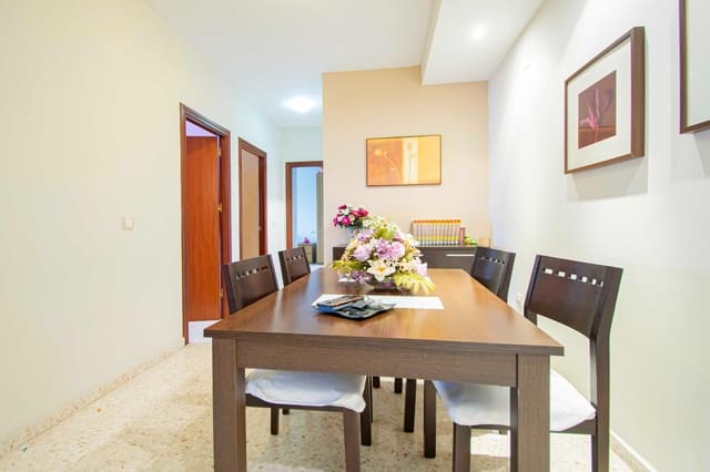 4 soveværelse Lejlighed til salg i Sevilla by med garage - € 320.000 (Ref: 9264623)