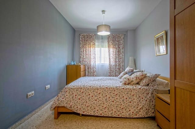 4 soveværelse Lejlighed til salg i Sevilla by med garage - € 320.000 (Ref: 9264623)