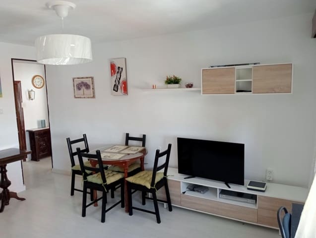 3 soveværelse Lejlighed til leje i Sevilla by - € 900 (Ref: 9264625)