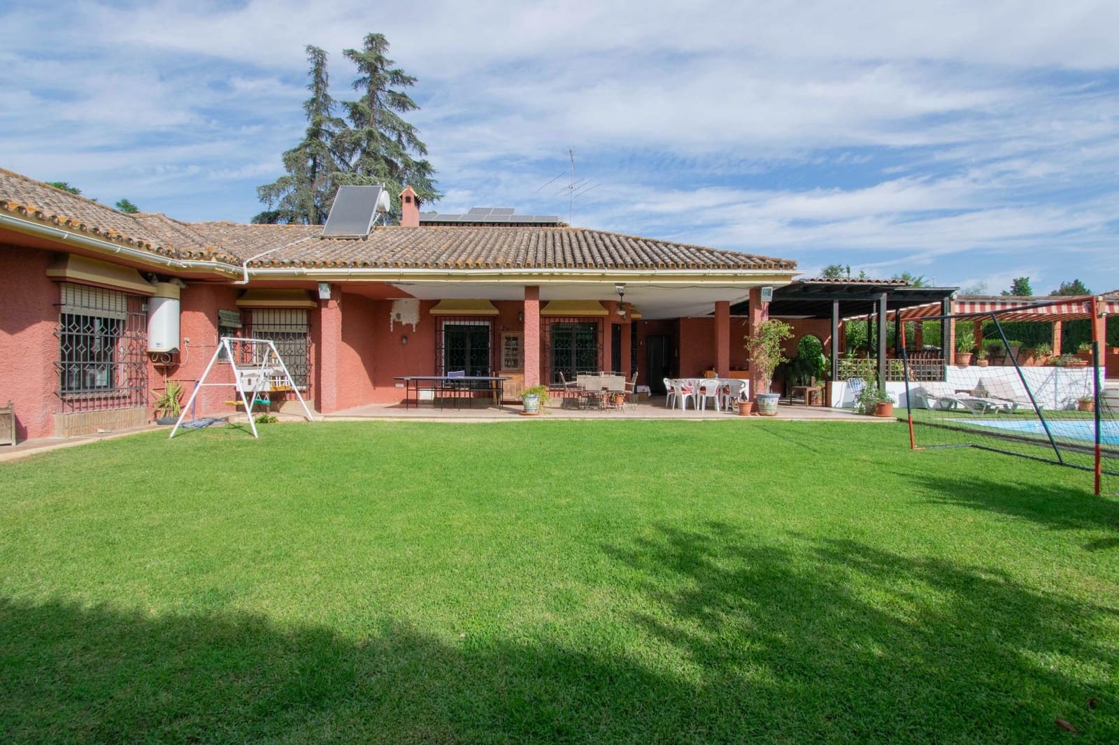 4 soverom Villa til salgs i Mairena del Aljarafe med svømmebasseng - € 735 000 (Ref: 9264627)