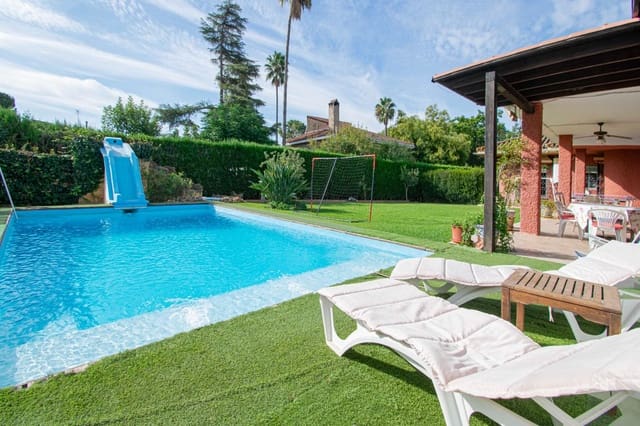 4 chambre Villa/Maison à vendre à Mairena del Aljarafe avec piscine - 735 000 € (Ref: 9264627)