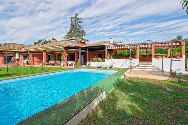 4 chambre Villa/Maison à vendre à Mairena del Aljarafe avec piscine - 735 000 € (Ref: 9264627)