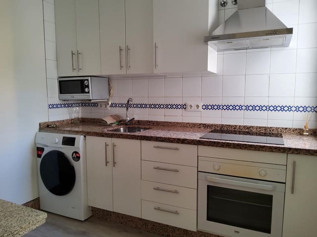 4 soveværelse Lejlighed til leje i Sevilla by med swimmingpool garage - € 1.100 (Ref: 9291666)