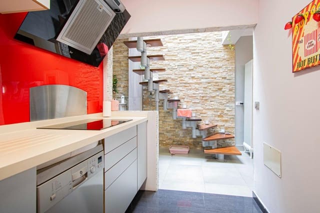 4 chambre Villa/Maison Mitoyenne à vendre à Séville ville - 197 000 € (Ref: 9291667)