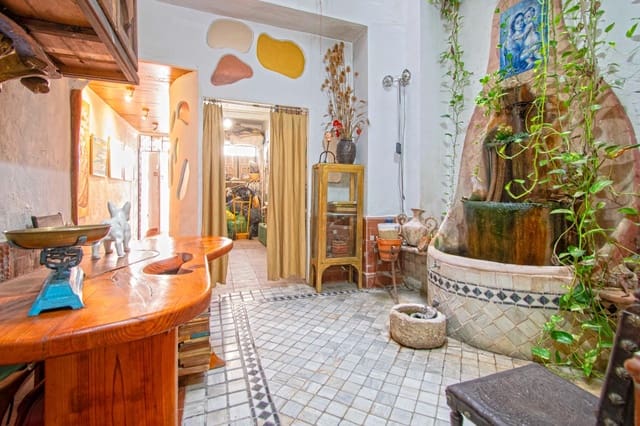 3 bedroom Townhouse for sale in Seville city - € 548,000 (Ref: 9294424)