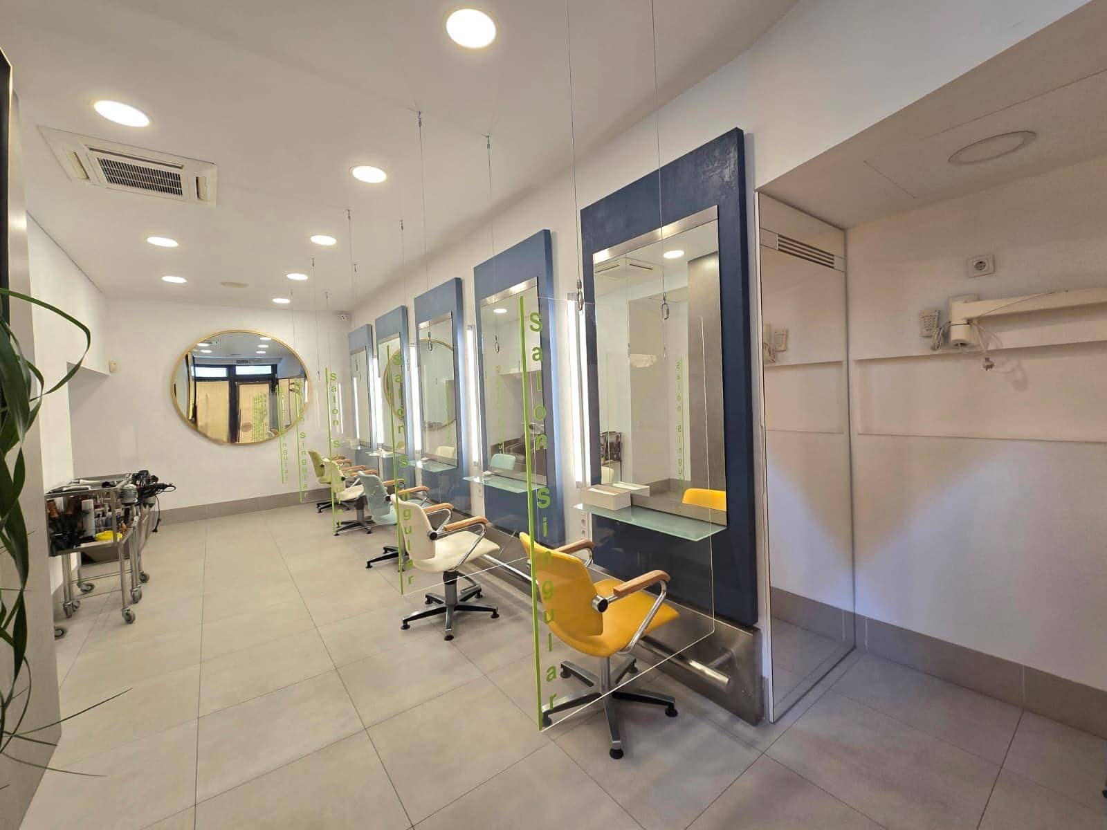 Erhverv til leje i Sevilla by - € 1.200 (Ref: 9296957)