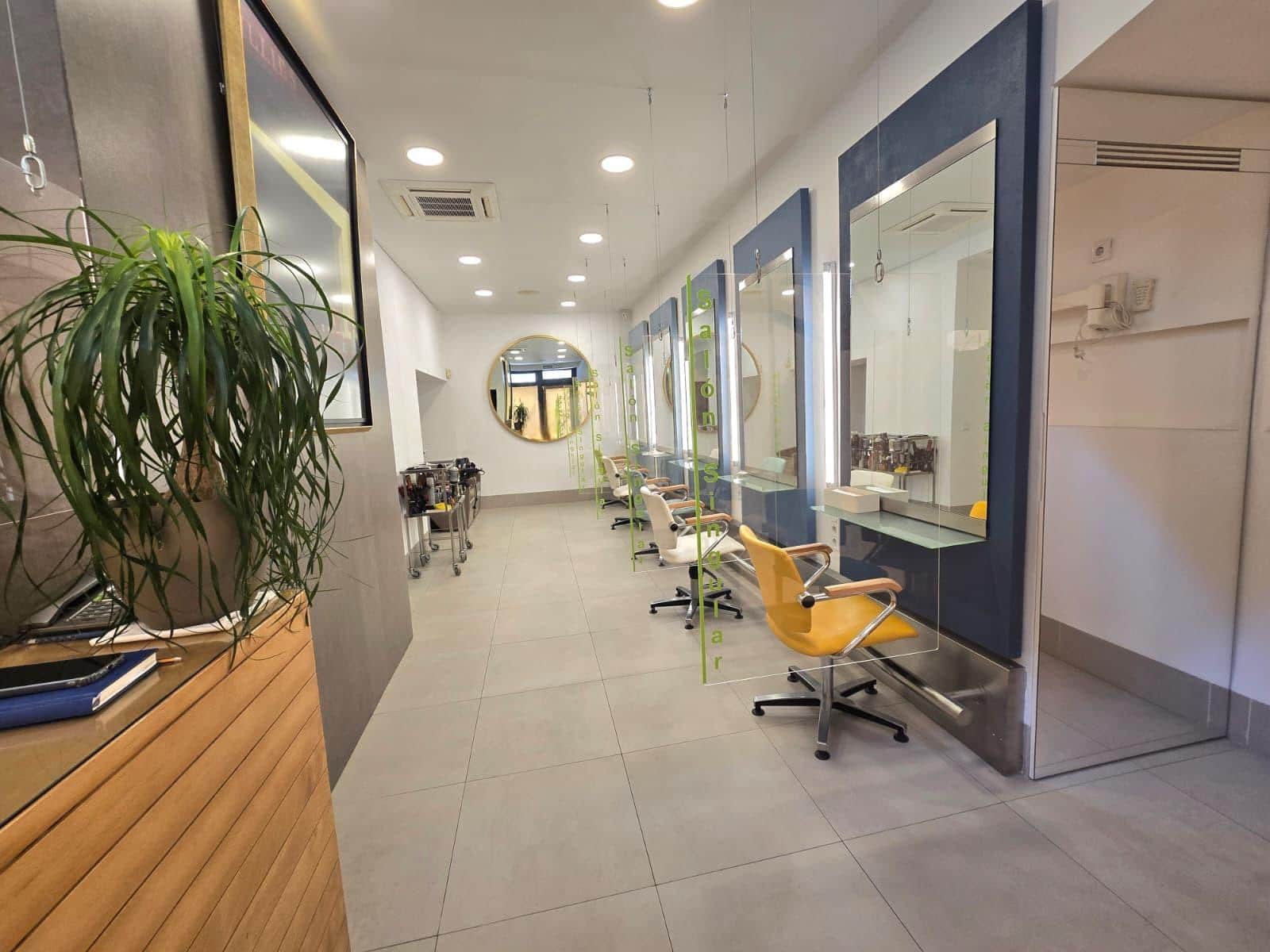 Erhverv til leje i Sevilla by - € 1.200 (Ref: 9296957)