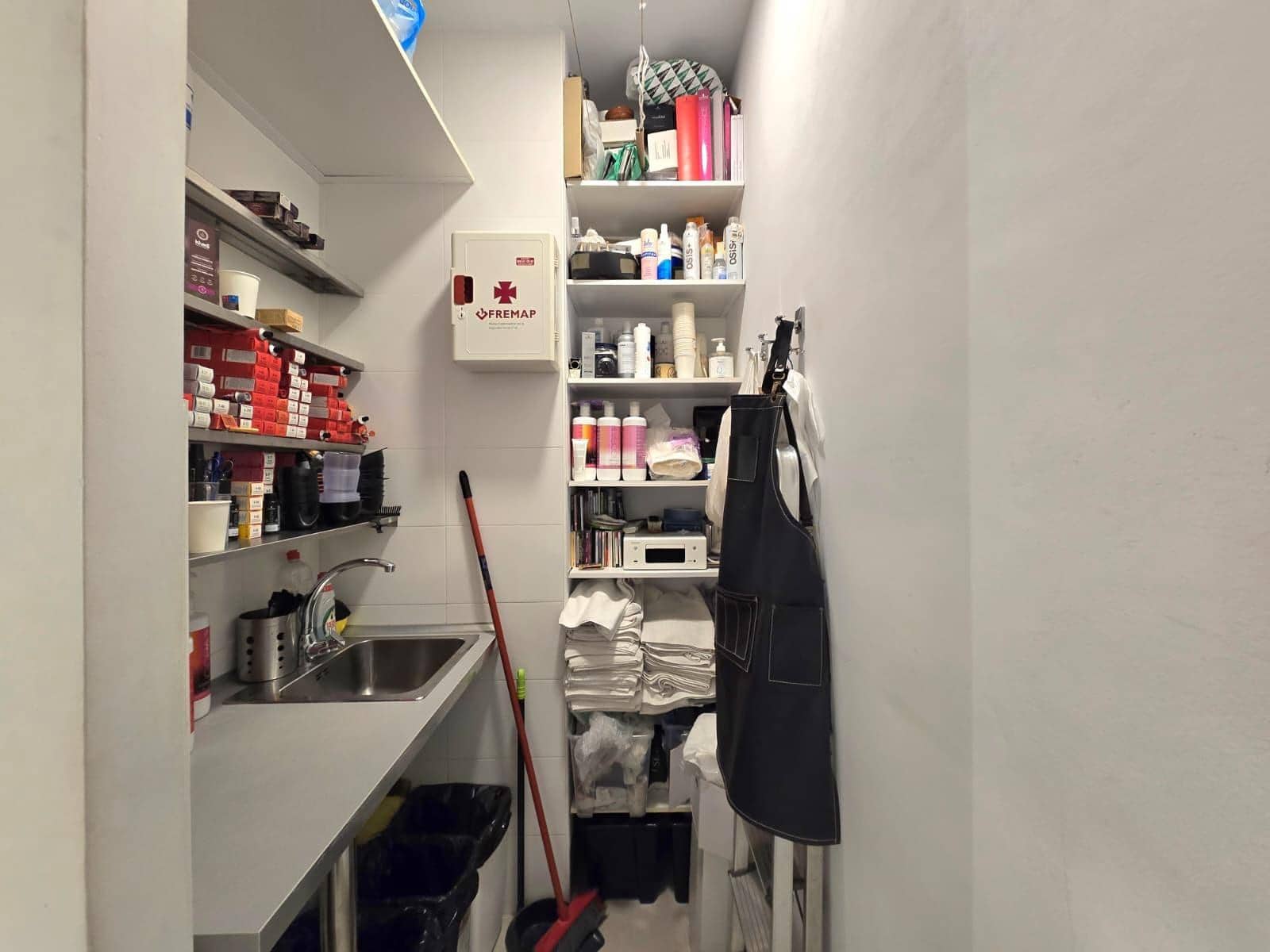 Erhverv til leje i Sevilla by - € 1.200 (Ref: 9296957)