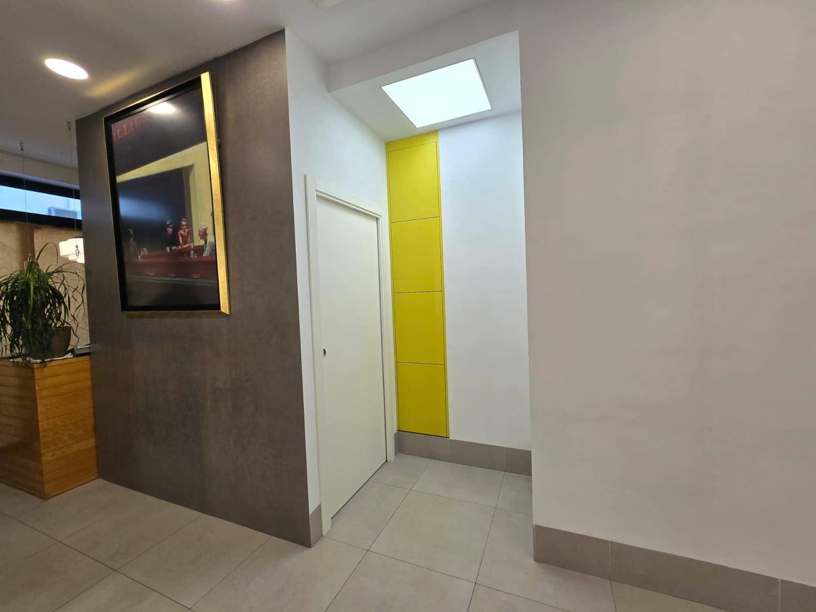 Erhverv til leje i Sevilla by - € 1.200 (Ref: 9296957)