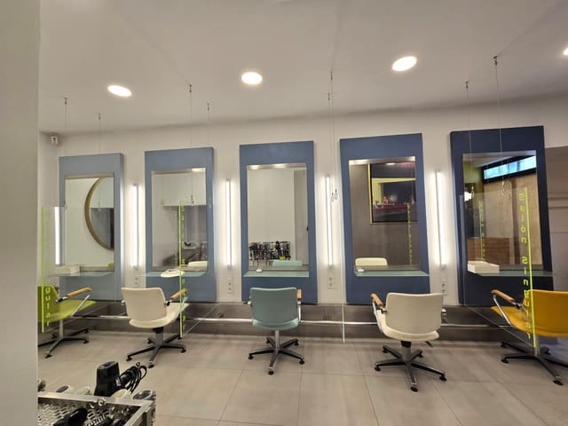 Commercieel te huur in Sevilla stad - € 1.200 (Ref: 9296957)