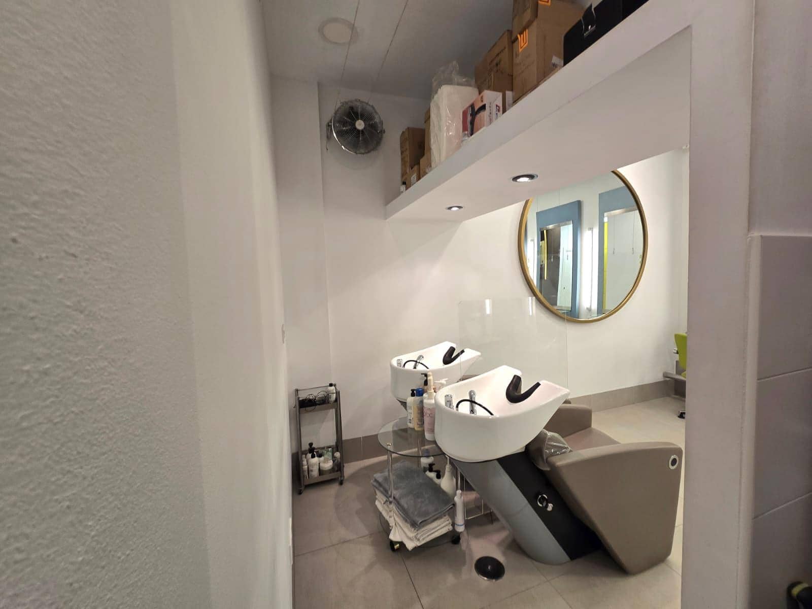 Erhverv til leje i Sevilla by - € 1.200 (Ref: 9296957)