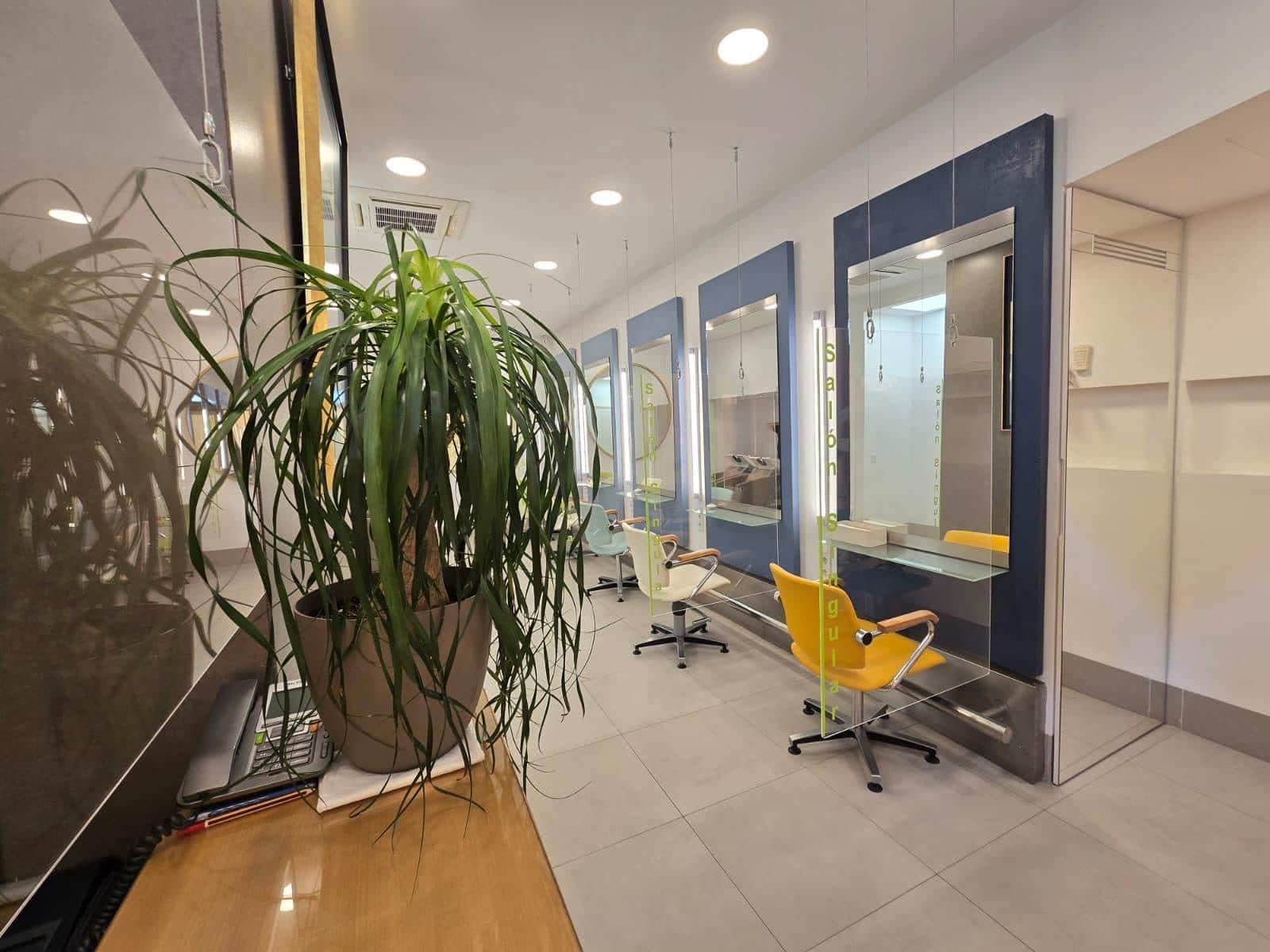 Erhverv til leje i Sevilla by - € 1.200 (Ref: 9296957)