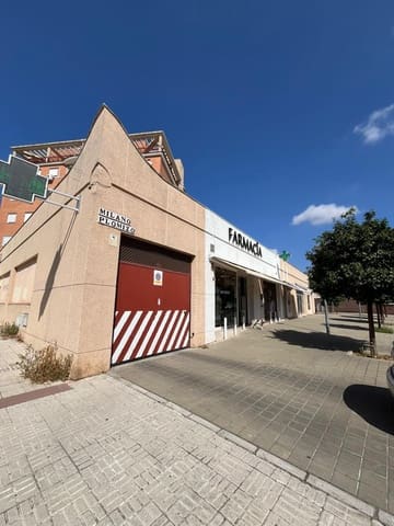 Garage for sale in Seville city - € 8,500 (Ref: 9301088)