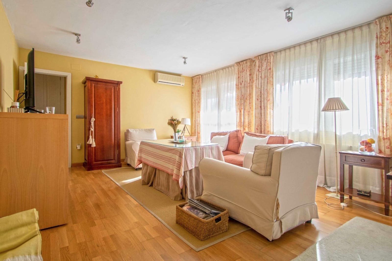 3 bedroom Flat for sale in Seville city - € 370,000 (Ref: 9301089)