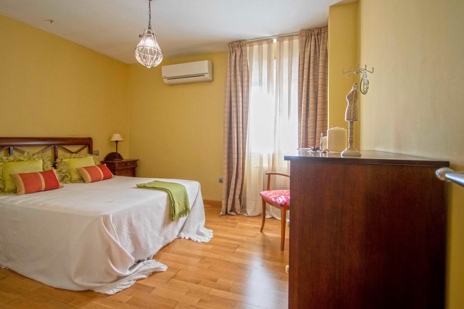 3 bedroom Flat for sale in Seville city - € 370,000 (Ref: 9301089)