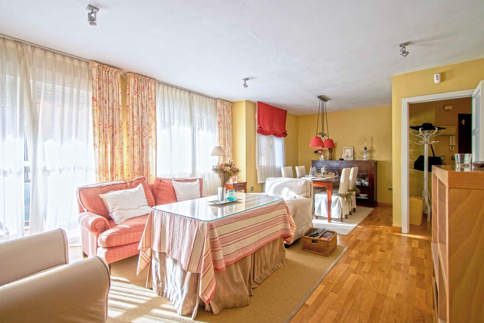 3 bedroom Flat for sale in Seville city - € 370,000 (Ref: 9301089)