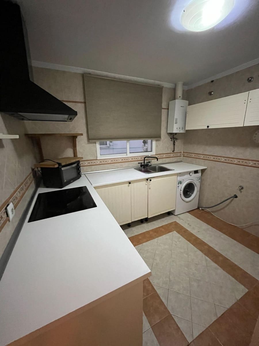 4 soveværelse Lejlighed til leje i Coria del Rio - € 600 (Ref: 9312937)