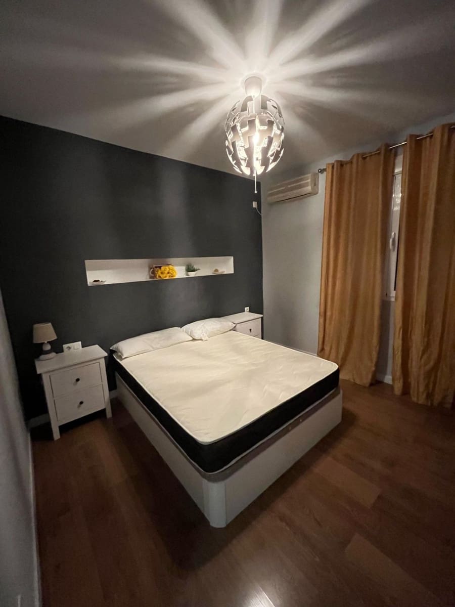 4 soveværelse Lejlighed til leje i Coria del Rio - € 600 (Ref: 9312937)