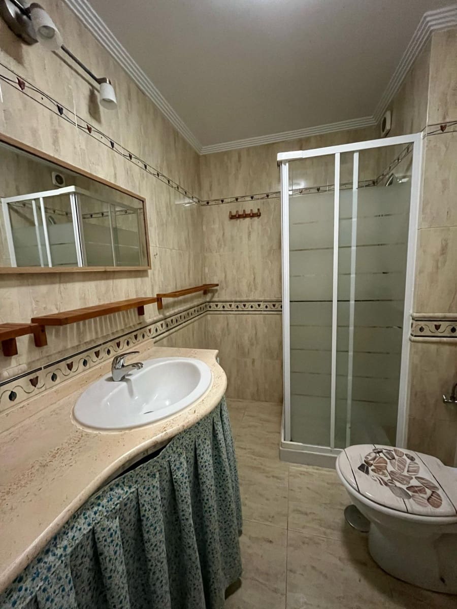 4 soveværelse Lejlighed til leje i Coria del Rio - € 600 (Ref: 9312937)