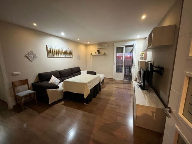 4 Zimmer Wohnung zu vermieten in Coria del Río - 600 € (Ref: 9312937)