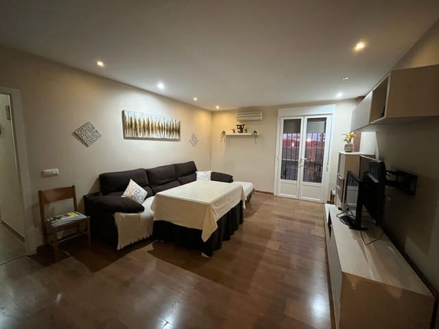 4 Zimmer Wohnung zu vermieten in Coria del Río - 600 € (Ref: 9312937)