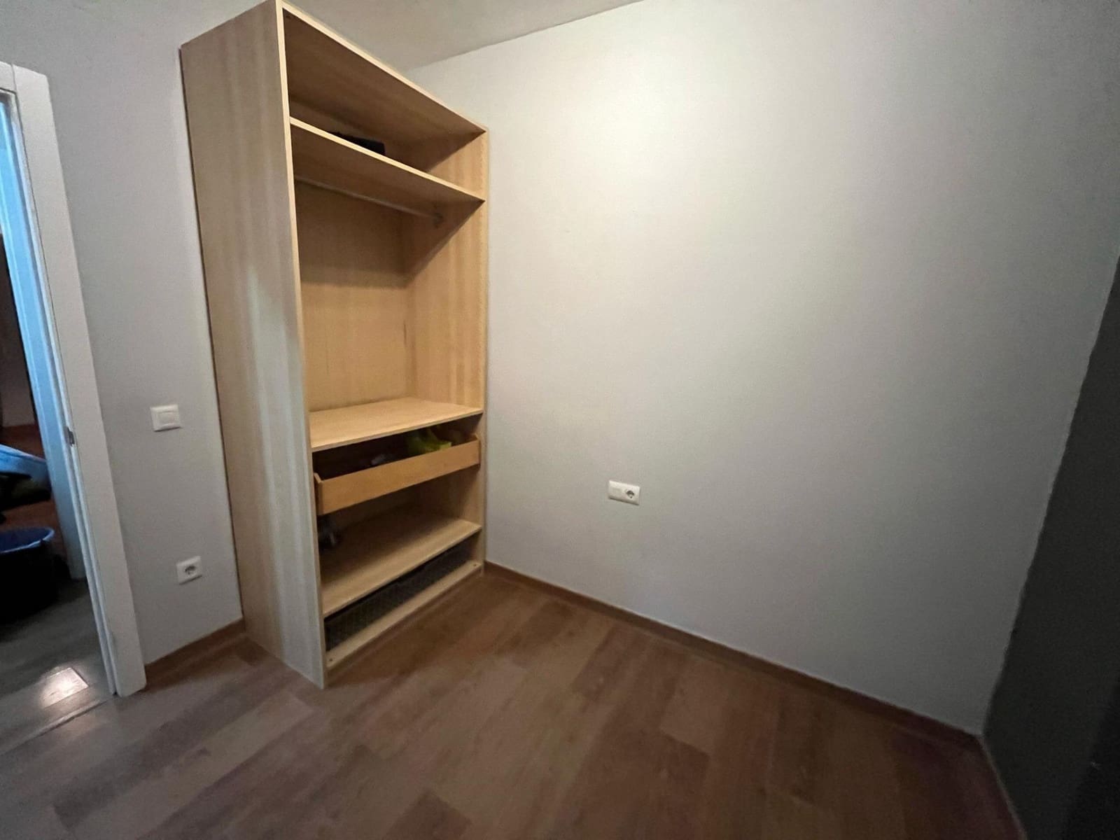 4 soveværelse Lejlighed til leje i Coria del Rio - € 600 (Ref: 9312937)