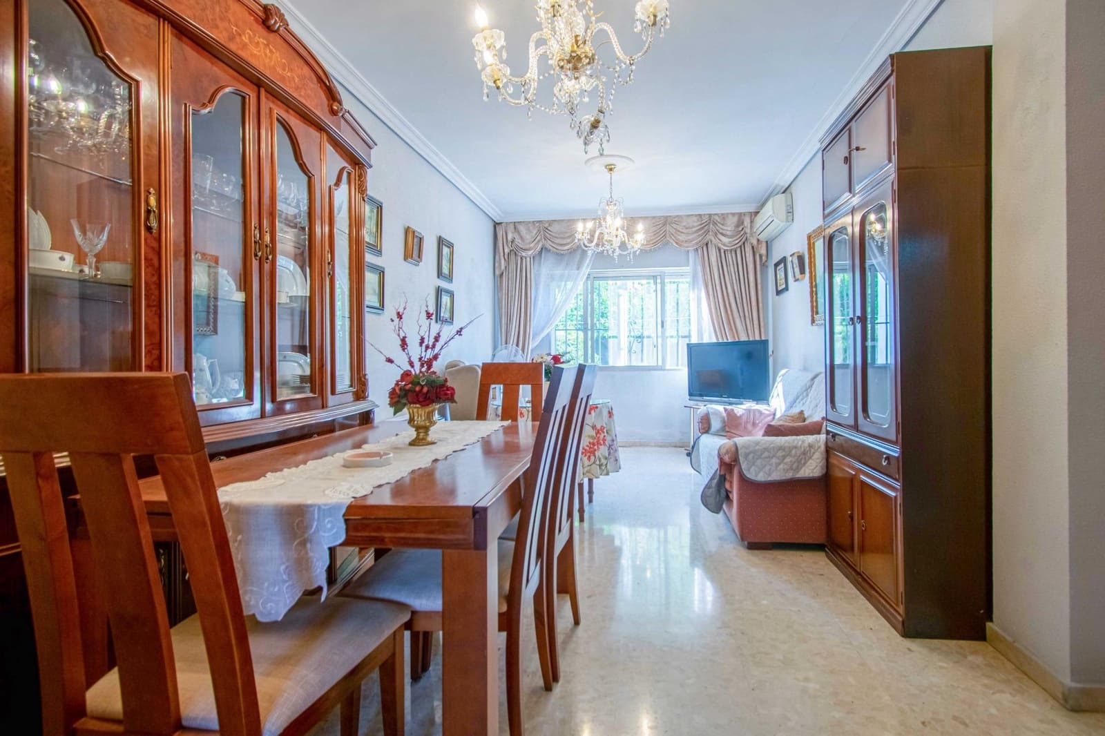 4 soveværelse Villa til salg i Sevilla by - € 595.000 (Ref: 9312938)