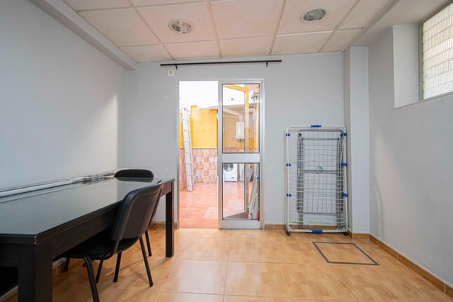 3 makuuhuone Asunto myytävänä paikassa Parque Alcosa, Sevilla kaupunki - 147 000 € (Ref: 9312940)