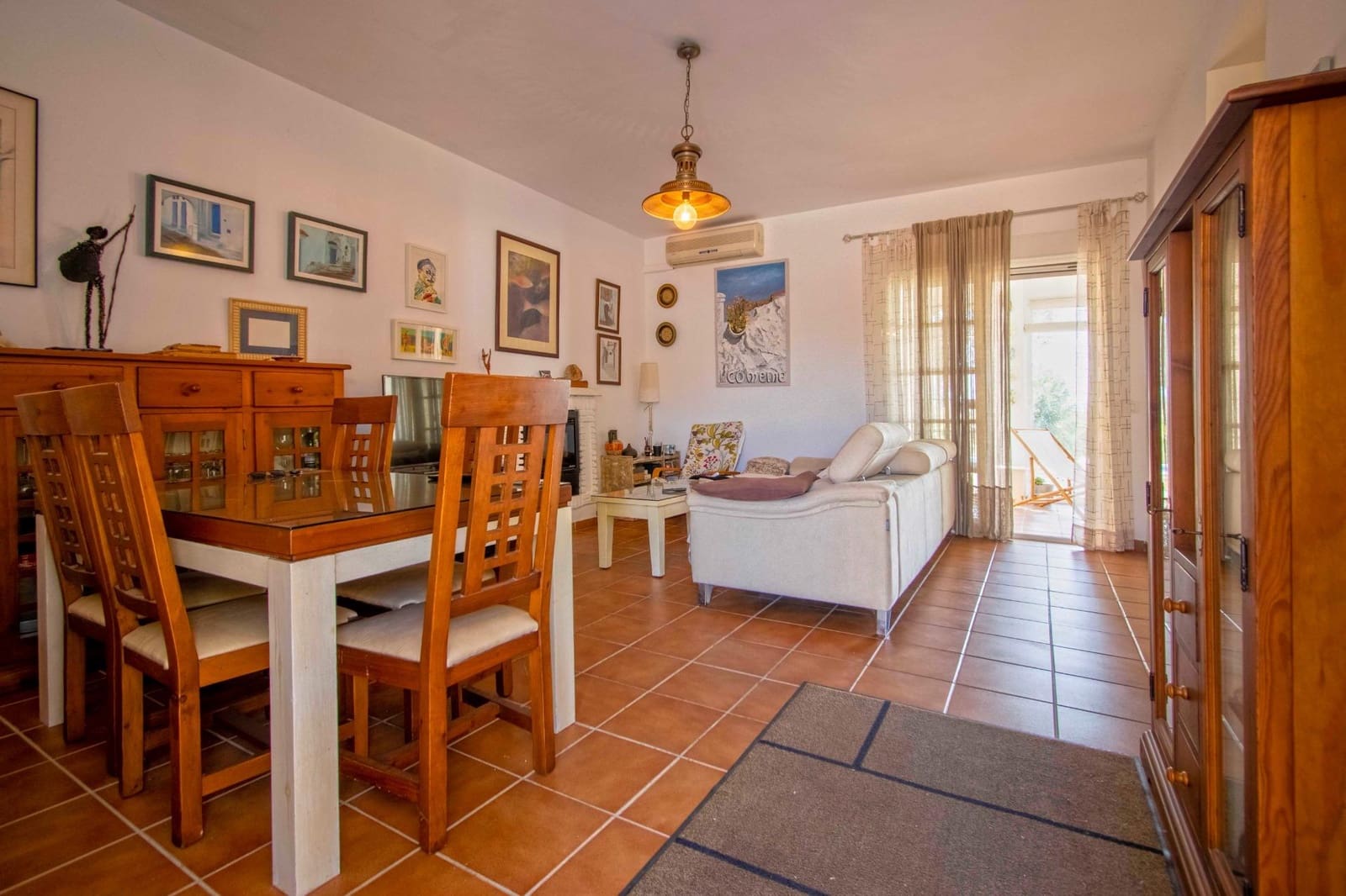 5 bedroom Villa for sale in Sanlucar la Mayor with pool - € 414,520 (Ref: 9317893)