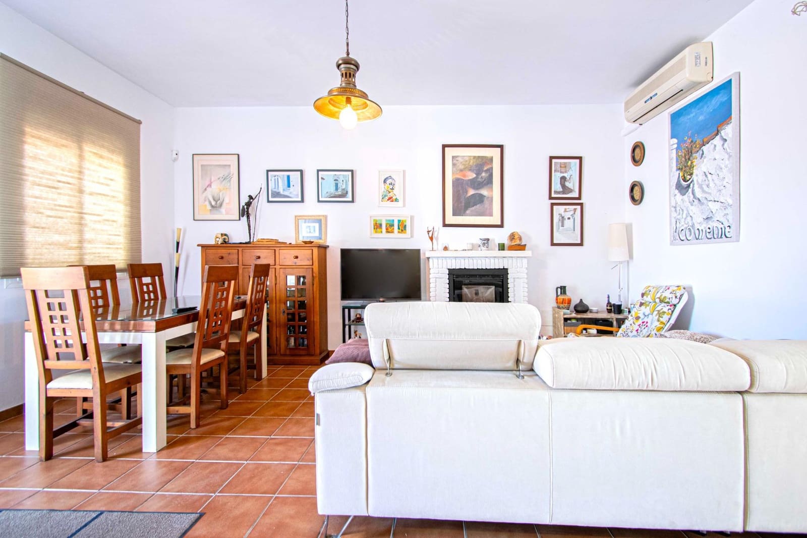 5 bedroom Villa for sale in Sanlucar la Mayor with pool - € 414,520 (Ref: 9317893)