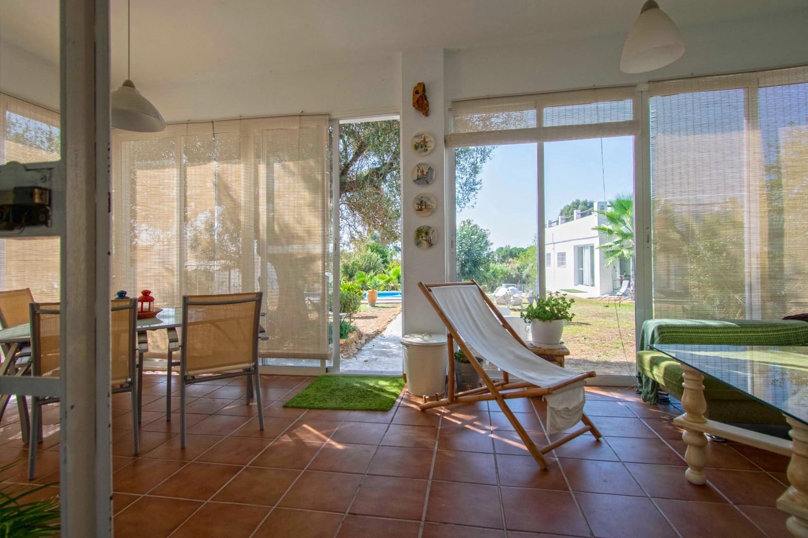 5 bedroom Villa for sale in Sanlucar la Mayor with pool - € 414,520 (Ref: 9317893)