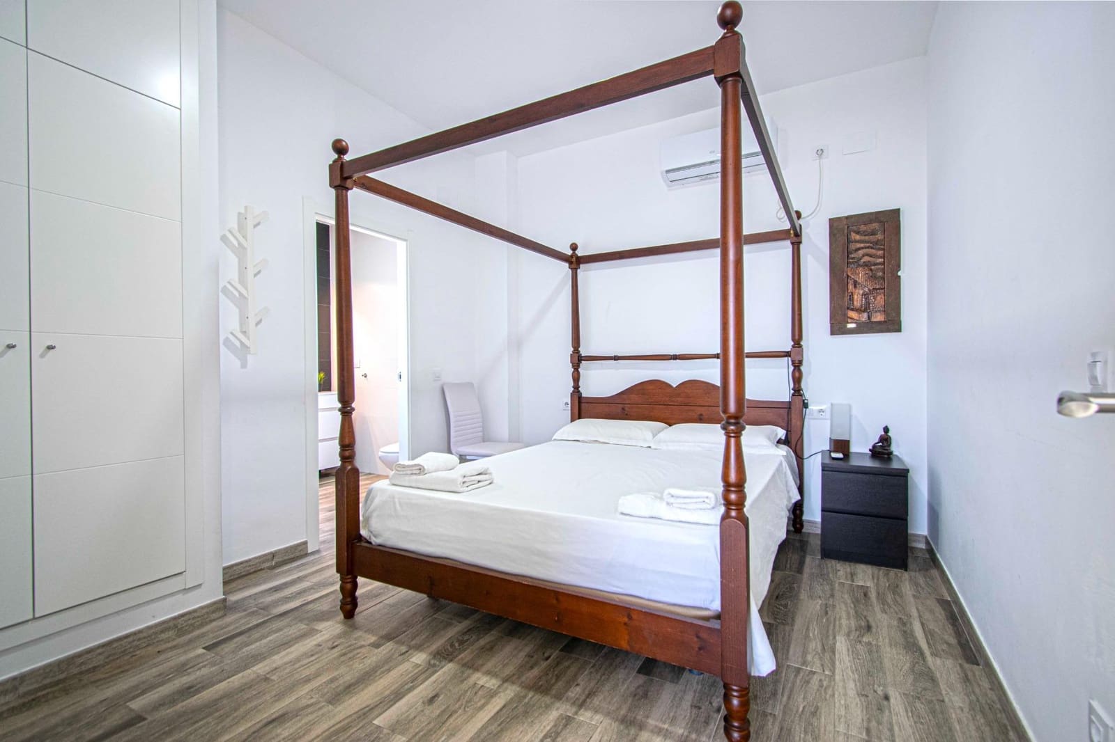 5 bedroom Villa for sale in Sanlucar la Mayor with pool - € 414,520 (Ref: 9317893)