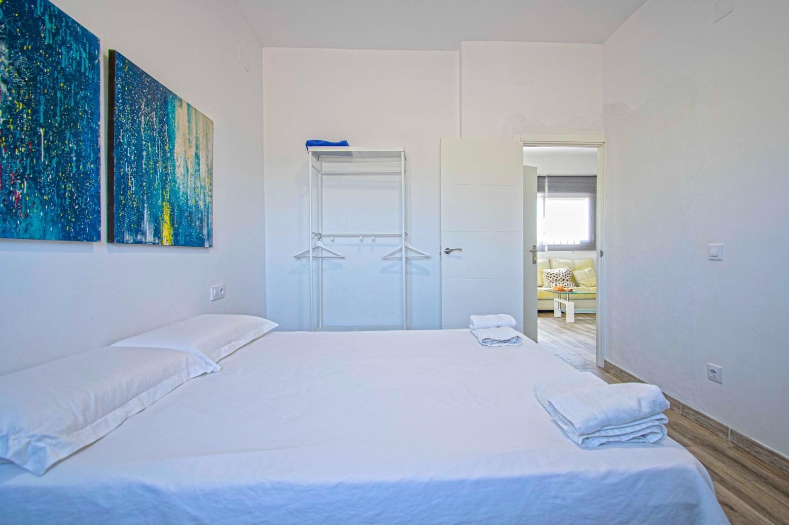 5 bedroom Villa for sale in Sanlucar la Mayor with pool - € 414,520 (Ref: 9317893)