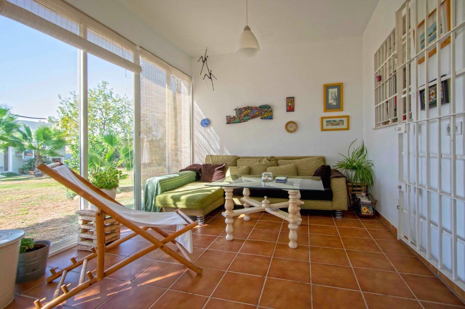 5 bedroom Villa for sale in Sanlucar la Mayor with pool - € 414,520 (Ref: 9317893)