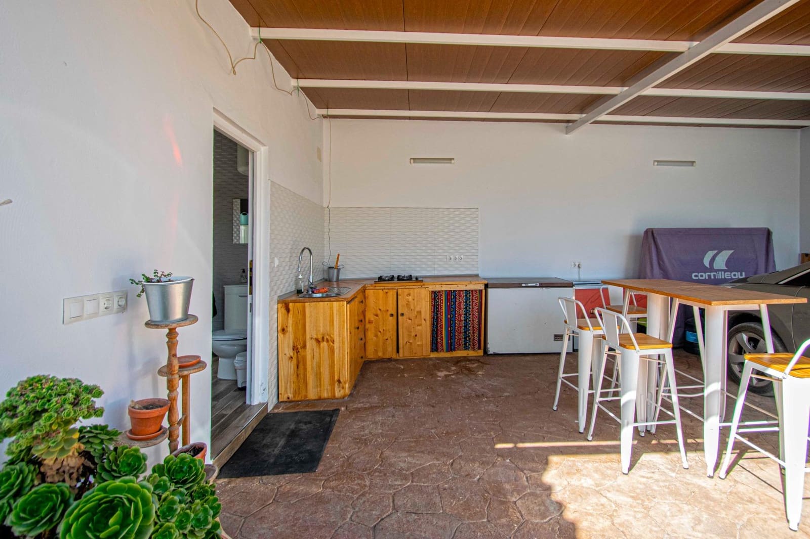 5 bedroom Villa for sale in Sanlucar la Mayor with pool - € 414,520 (Ref: 9317893)