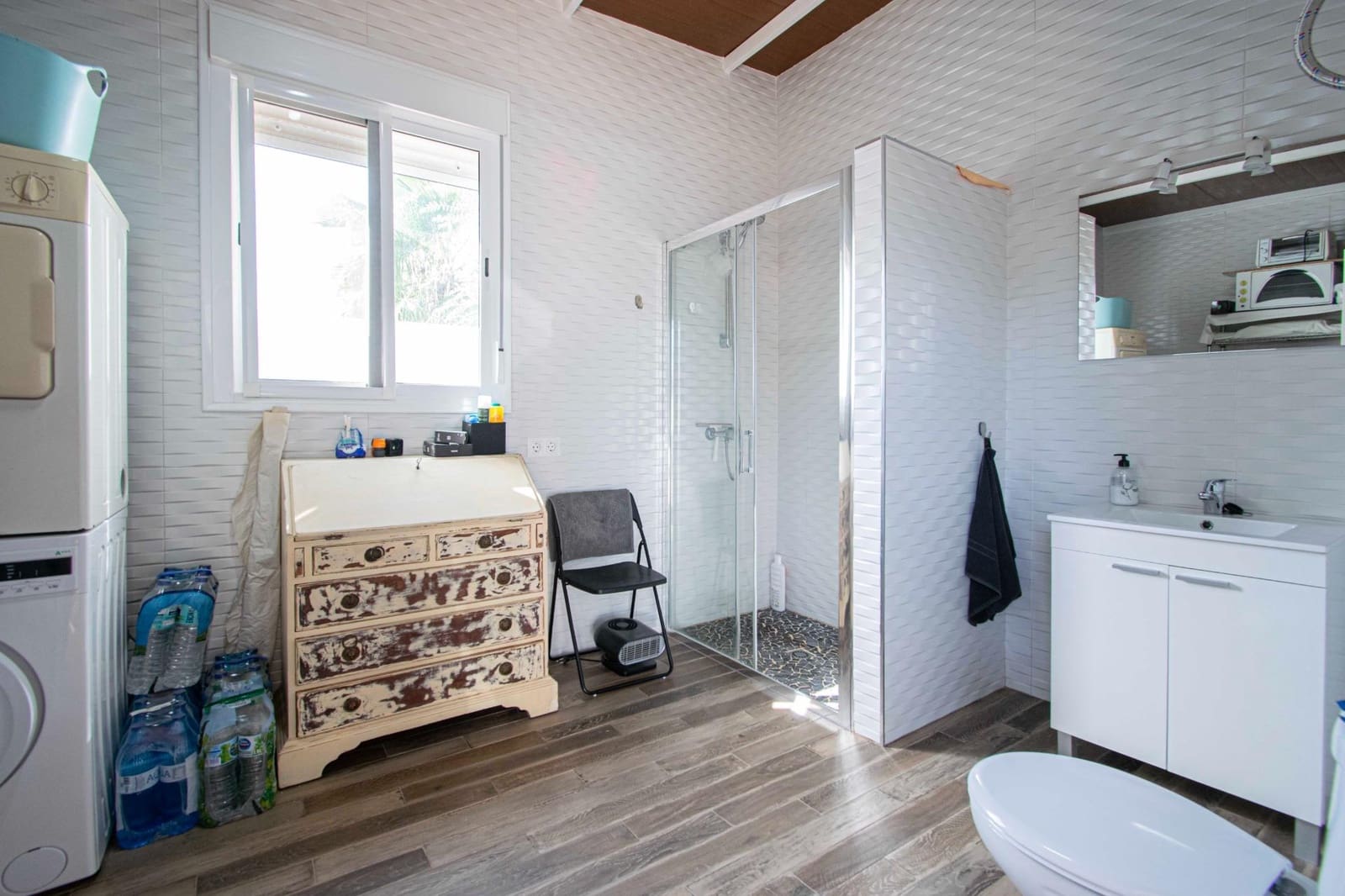 5 bedroom Villa for sale in Sanlucar la Mayor with pool - € 414,520 (Ref: 9317893)