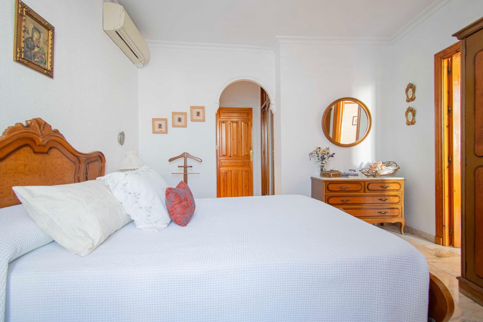 5 soveværelse Byhus til salg i Sevilla by med garage - € 766.300 (Ref: 9317896)