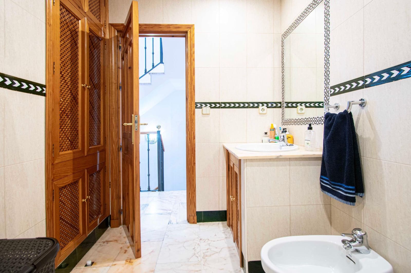 5 soveværelse Byhus til salg i Sevilla by med garage - € 766.300 (Ref: 9317896)