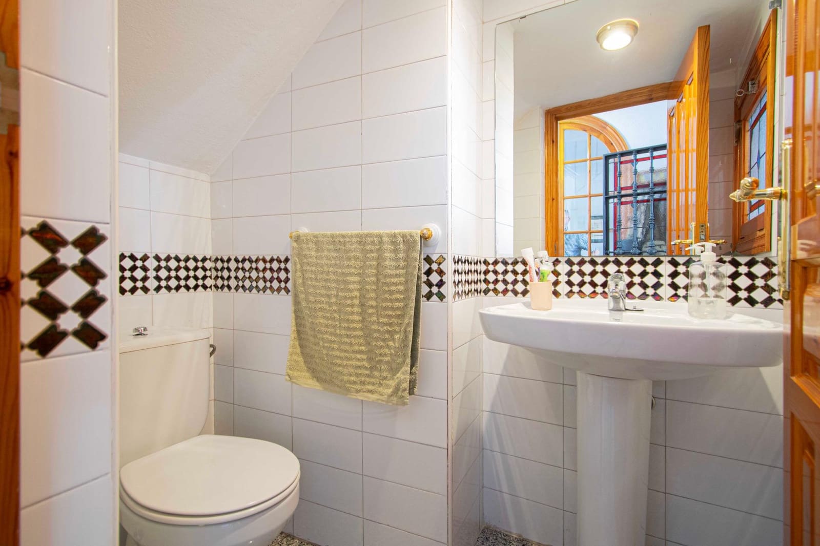 5 soveværelse Byhus til salg i Sevilla by med garage - € 766.300 (Ref: 9317896)