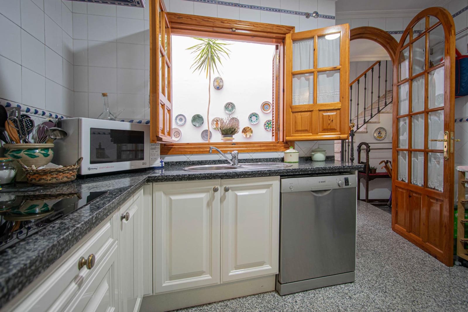 5 soveværelse Byhus til salg i Sevilla by med garage - € 766.300 (Ref: 9317896)