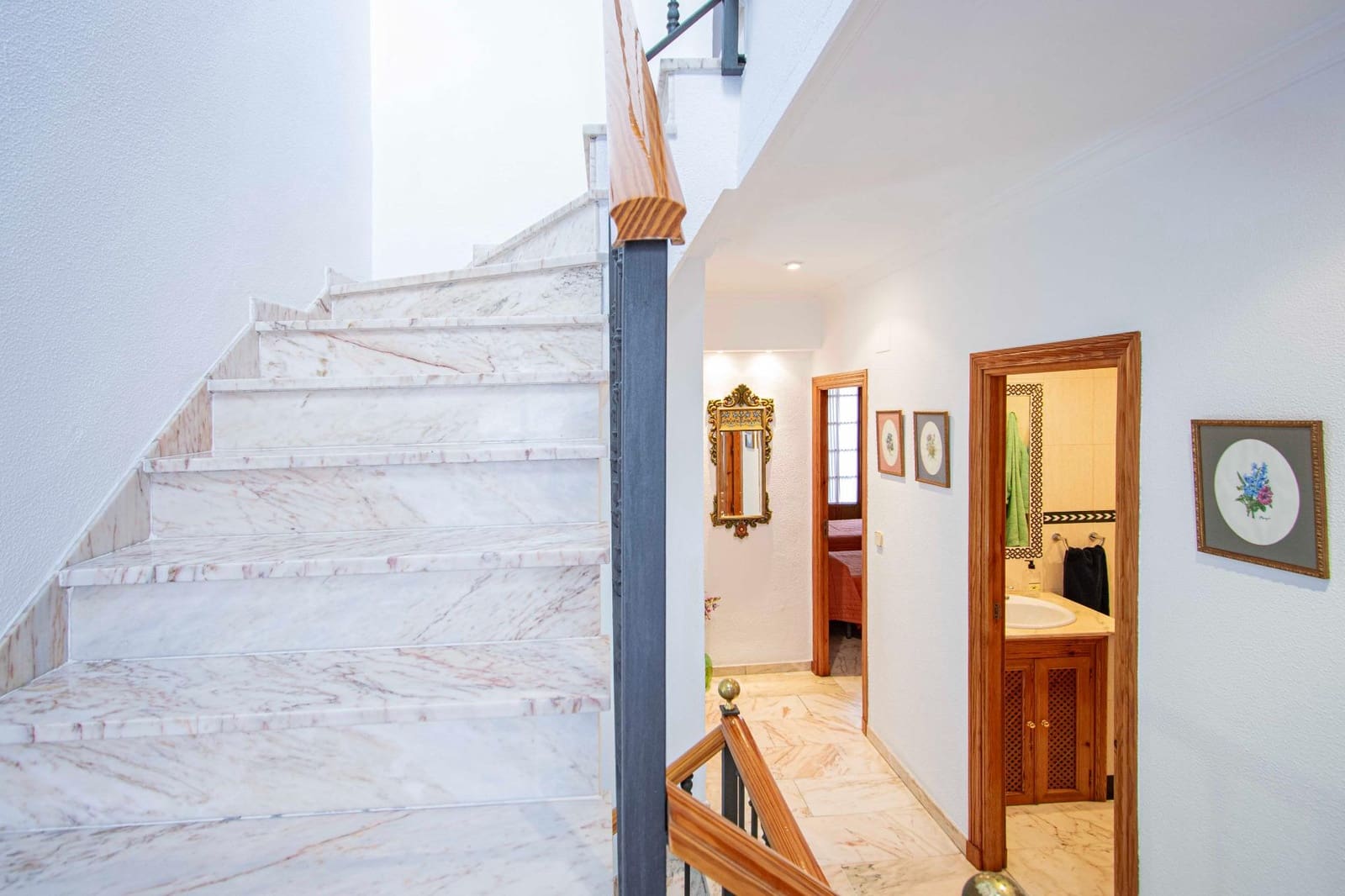 5 soveværelse Byhus til salg i Sevilla by med garage - € 766.300 (Ref: 9317896)